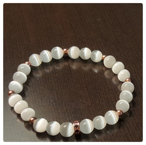 🎁CLEARANCE 🎁Cat eye Glass Beaded Bracelet - Picture 3 of 4